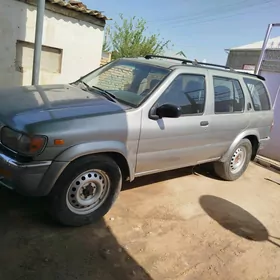 Nissan Pathfinder 1999