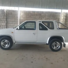 Nissan Terrano 1994