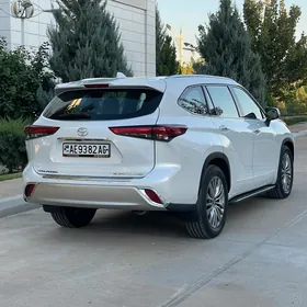 Toyota Highlander 2020