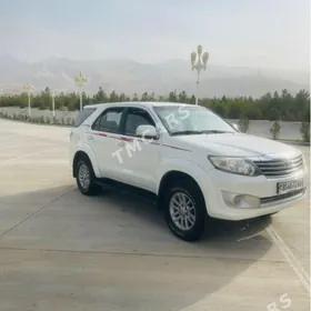 Toyota Fortuner 2013