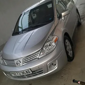 Nissan Versa 2012