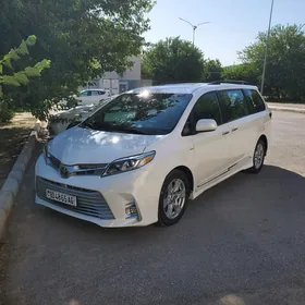 Toyota Sienna 2018