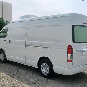 Toyota Hiace 2018