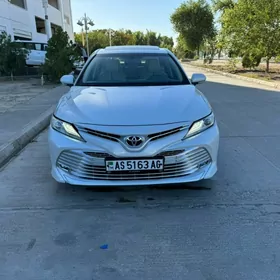 Toyota Camry 2019