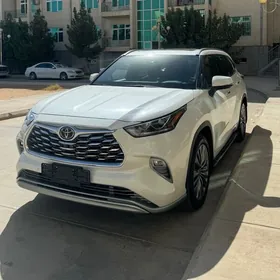 Toyota Highlander 2021