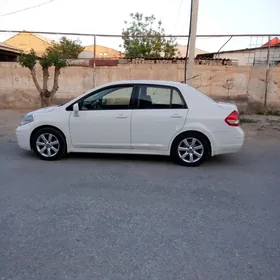 Nissan Versa 2010