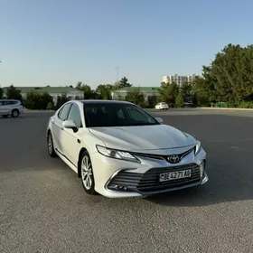 Toyota Camry 2021