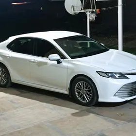 Toyota Camry 2018