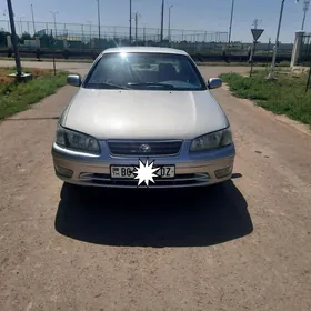 Toyota Camry 2000