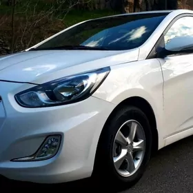 Hyundai Accent 2012