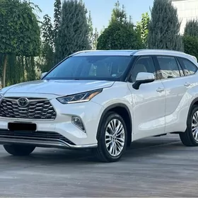 Toyota Highlander 2021