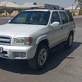 Nissan Pathfinder 2000