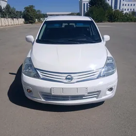 Nissan Versa 2010