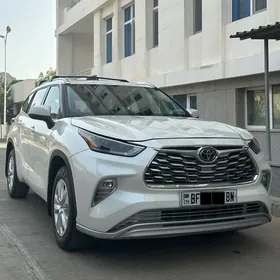 Toyota Highlander 2021