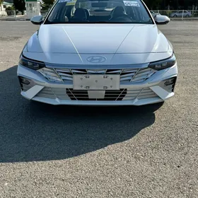 Hyundai Elantra 2024