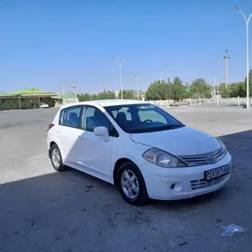 Nissan Versa 2011