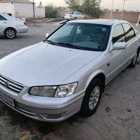 Toyota Camry 2001