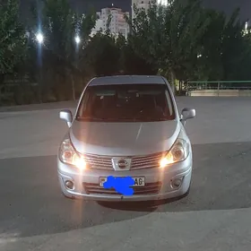 Nissan Versa 2011