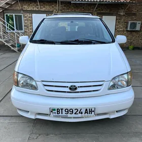 Toyota Sienna 2002