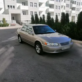 Toyota Camry 2001