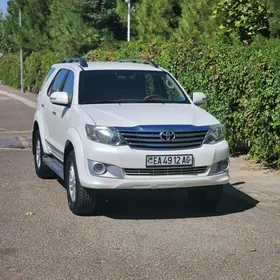 Toyota Fortuner 2013