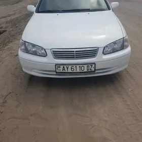 Toyota Camry 2000