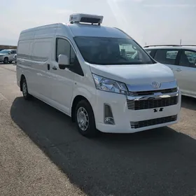 Toyota Hiace 2022