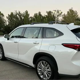 Toyota Highlander 2021