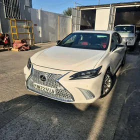 Lexus ES 350 2019