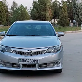 Toyota Camry 2013