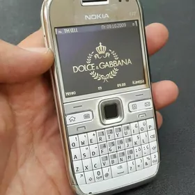 Nokia E72