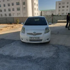 Toyota Yaris 2010