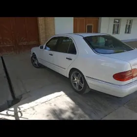 Mercedes-Benz E320 1996