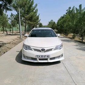 Toyota Camry 2014