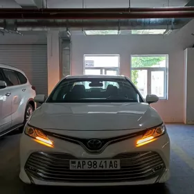 Toyota Camry 2017