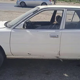 Toyota Carina 1990