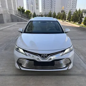 Toyota Camry 2020