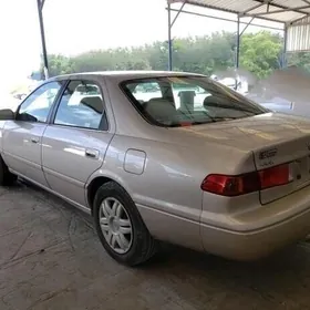 Toyota Camry 2000