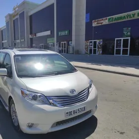 Toyota Sienna 2016