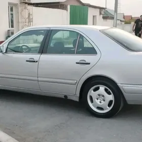 Mercedes-Benz E320 1997