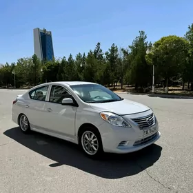 Nissan Versa 2013