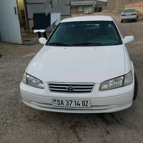 Toyota Camry 2000