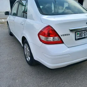 Nissan Versa 2010