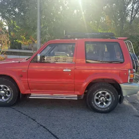 Mitsubishi Pajero 1993