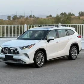 Toyota Highlander 2021