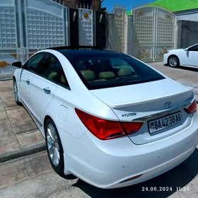 Hyundai Sonata 2011