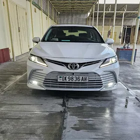 Toyota Camry 2018