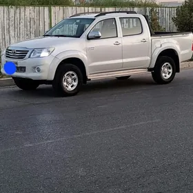 Toyota Hilux 2014