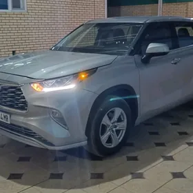 Toyota Highlander 2021