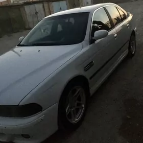 BMW E39 1998